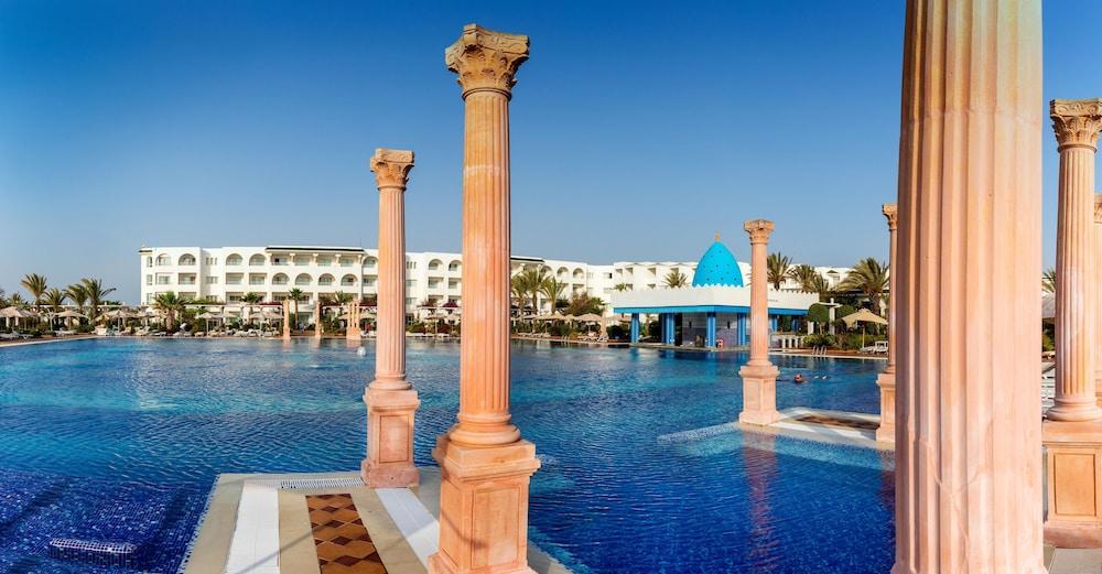 فندق Concorde Marco Polo الحمامات المظهر الخارجي الصورة