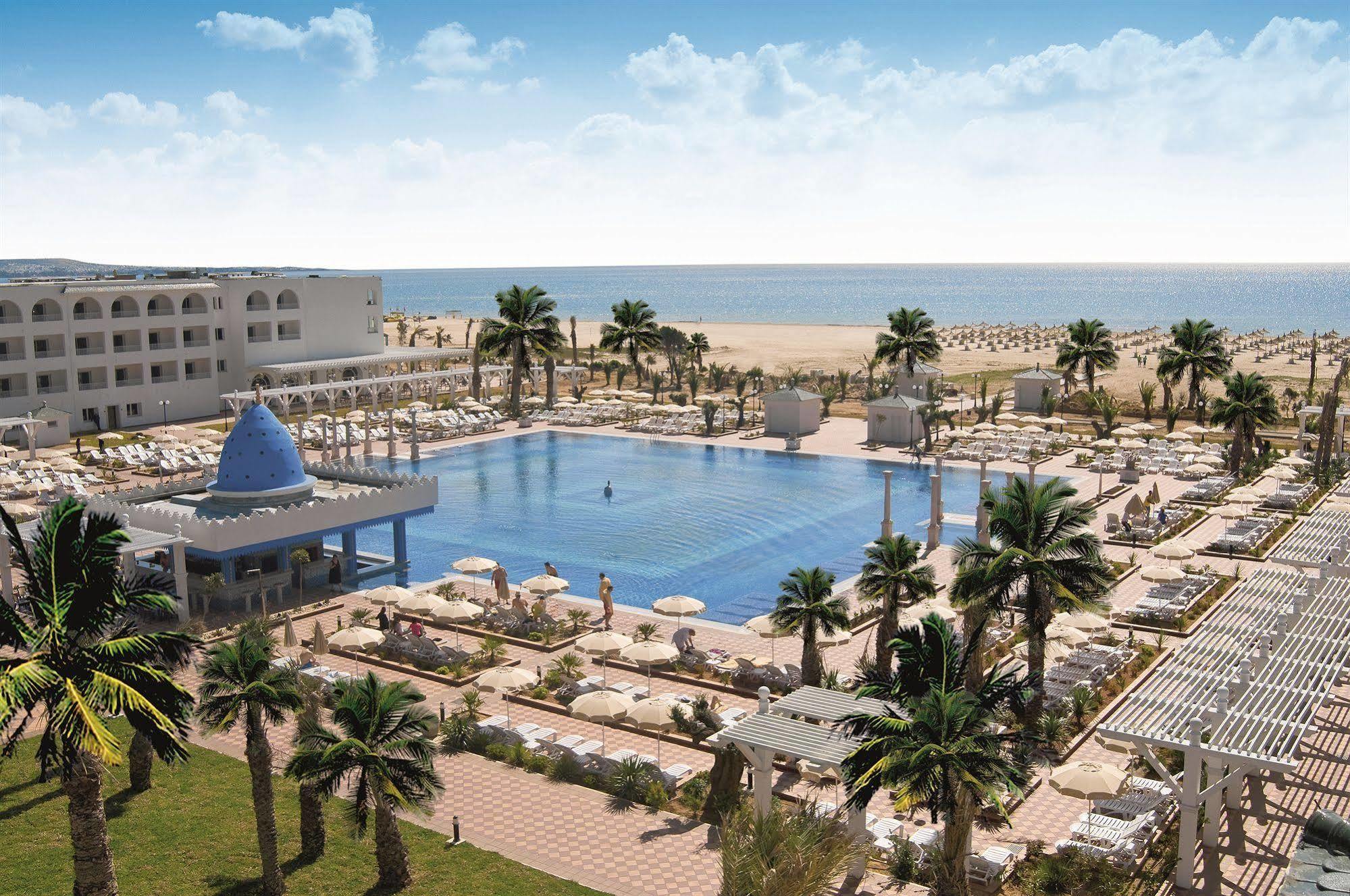 فندق Concorde Marco Polo الحمامات المظهر الخارجي الصورة